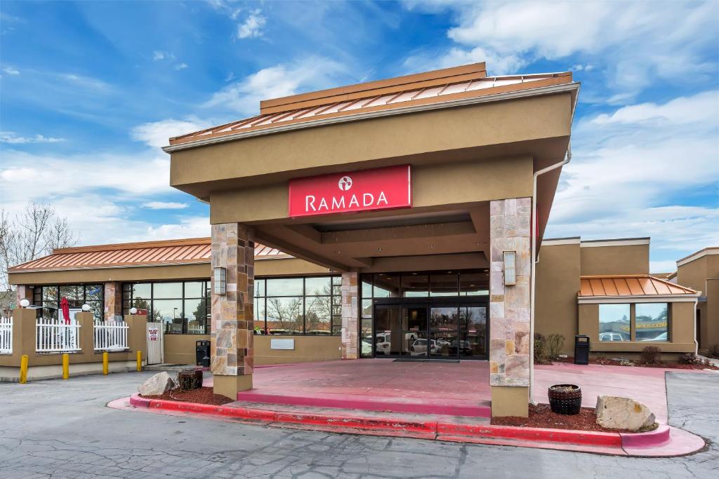 Ramada by Wyndham Salt Lake City Airport Hotel image 17