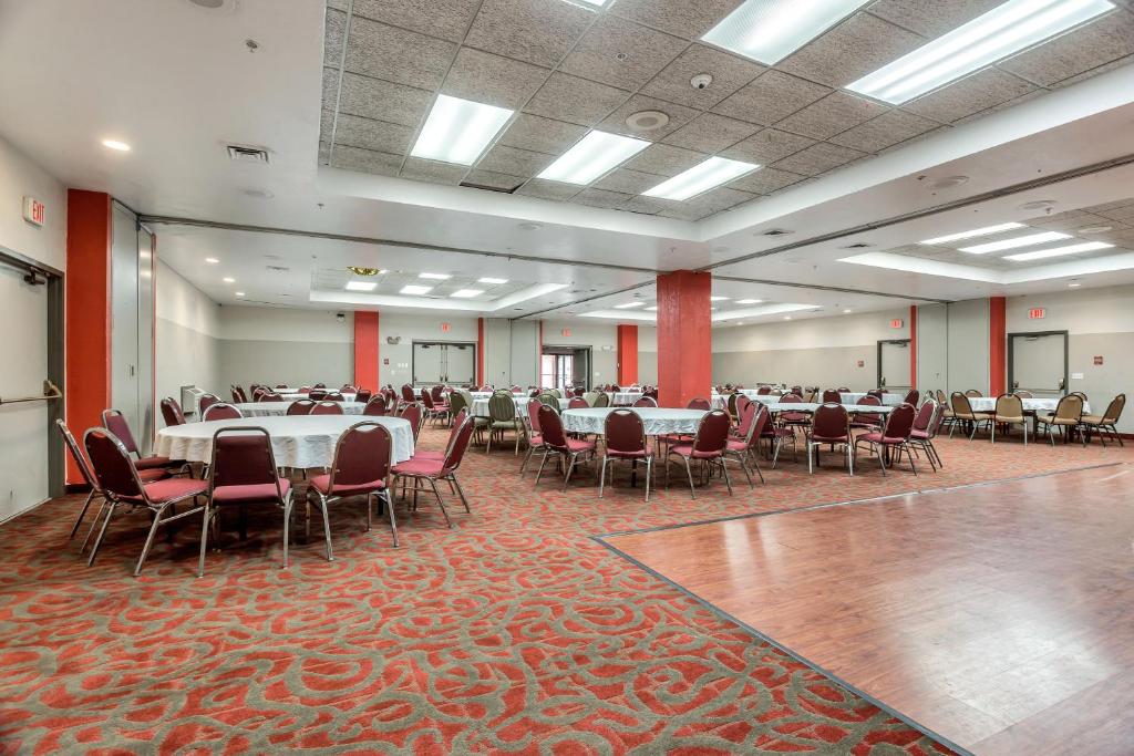Ramada by Wyndham Salt Lake City Airport Hotel image 23