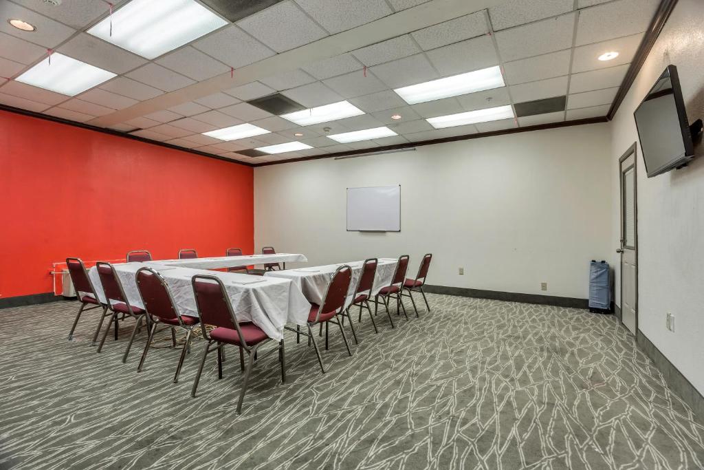 Ramada by Wyndham Salt Lake City Airport Hotel image 24