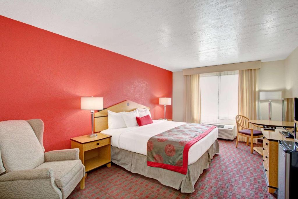 Ramada by Wyndham Salt Lake City Airport Hotel image 9